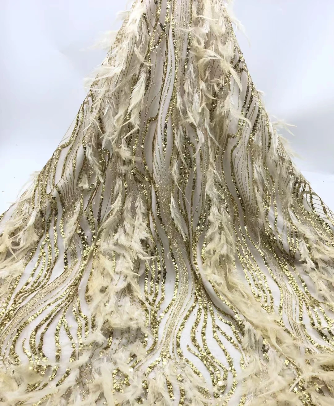 

New Fashion Feather Tassel Bead Tube Sequin Stripe Fabric Lace Mesh Wedding Dress Designer Fabric