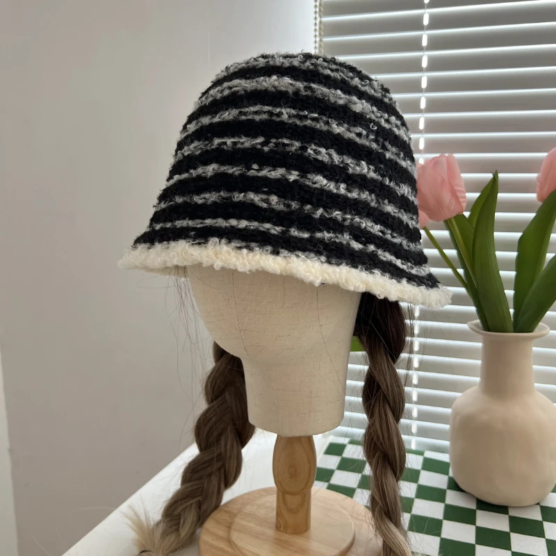 

Японские простые осенне-зимние разноцветные шапки в полоску для женщин