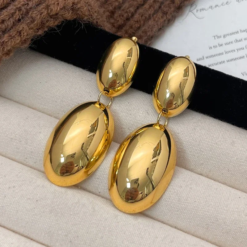 Очаровательные геометрические серьги-гвоздики из 18-каратного золота большие