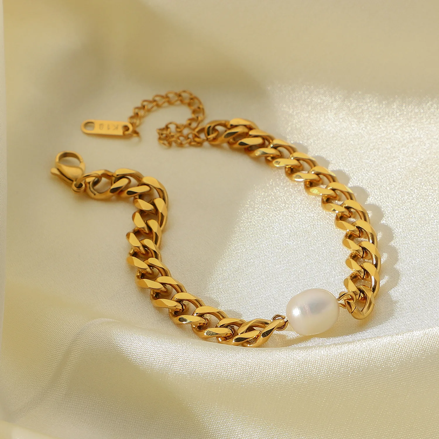 

2022 New 18K Gold Natural Pearl Cuban Chain Combination Bracelet for Women Girl Trendy Fine Viking Ukraine Luxury Jewelry Gift