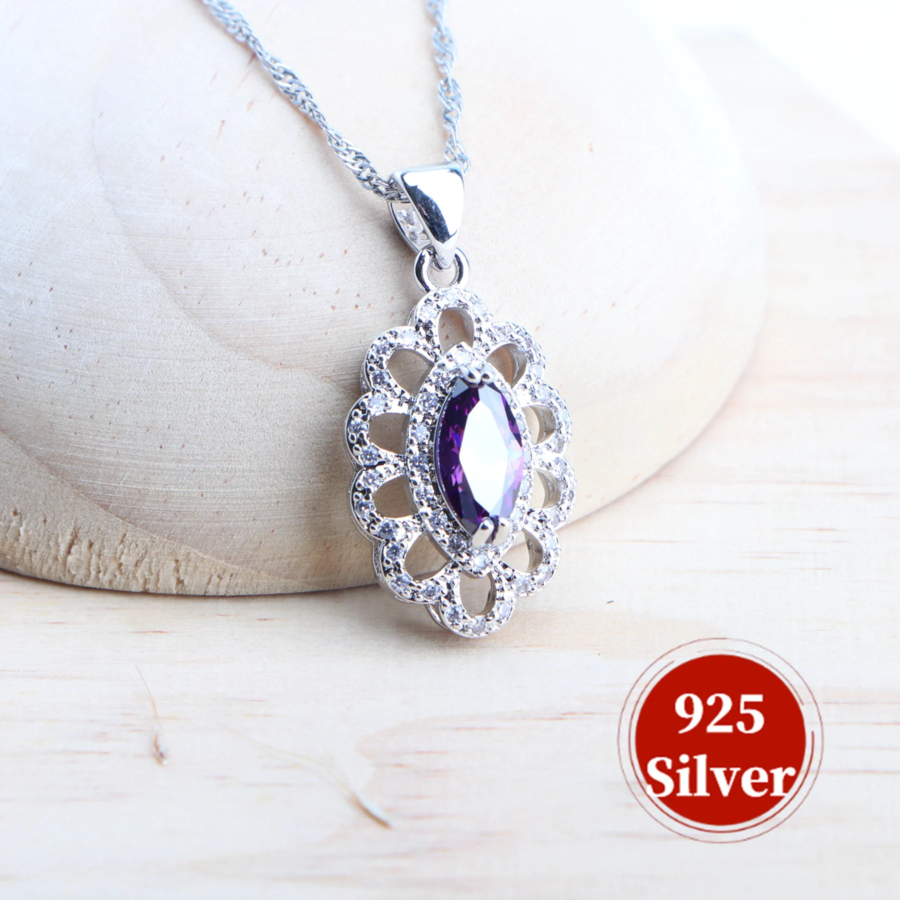 Женский комплект из колье и серёг серебра 925 пробы |