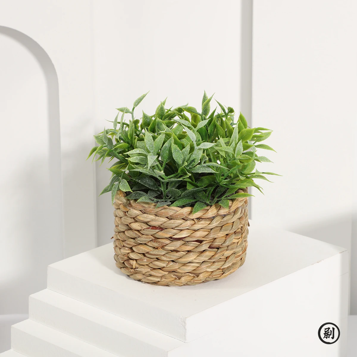 

Искусственные эвкалипты XIYA FLOWER в плетенном горшке