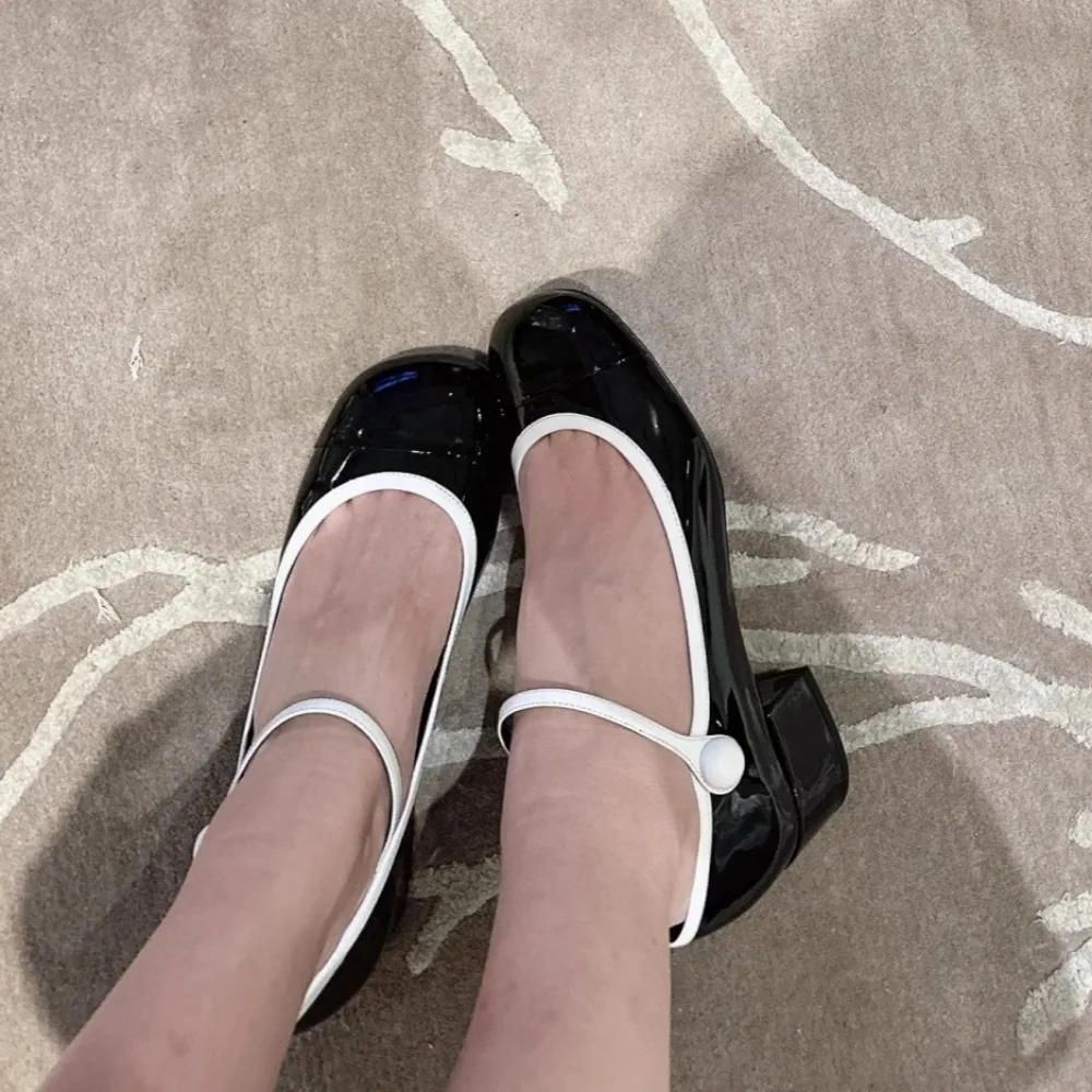 NIGO/женские весенне-летние туфли из коровьей лакированной кожи с цветными блоками