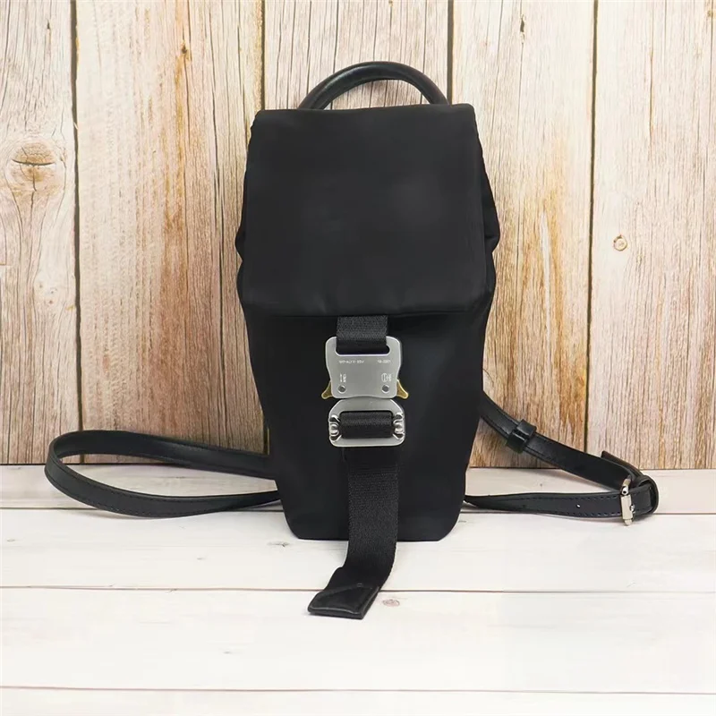 

Best Quality 2022ss ALYX Fashion Bag Men 1:1 ALYX 1017 9SM Vertical Backpacks Nylon Metal Button Dust Women Bag Inside Tag Label