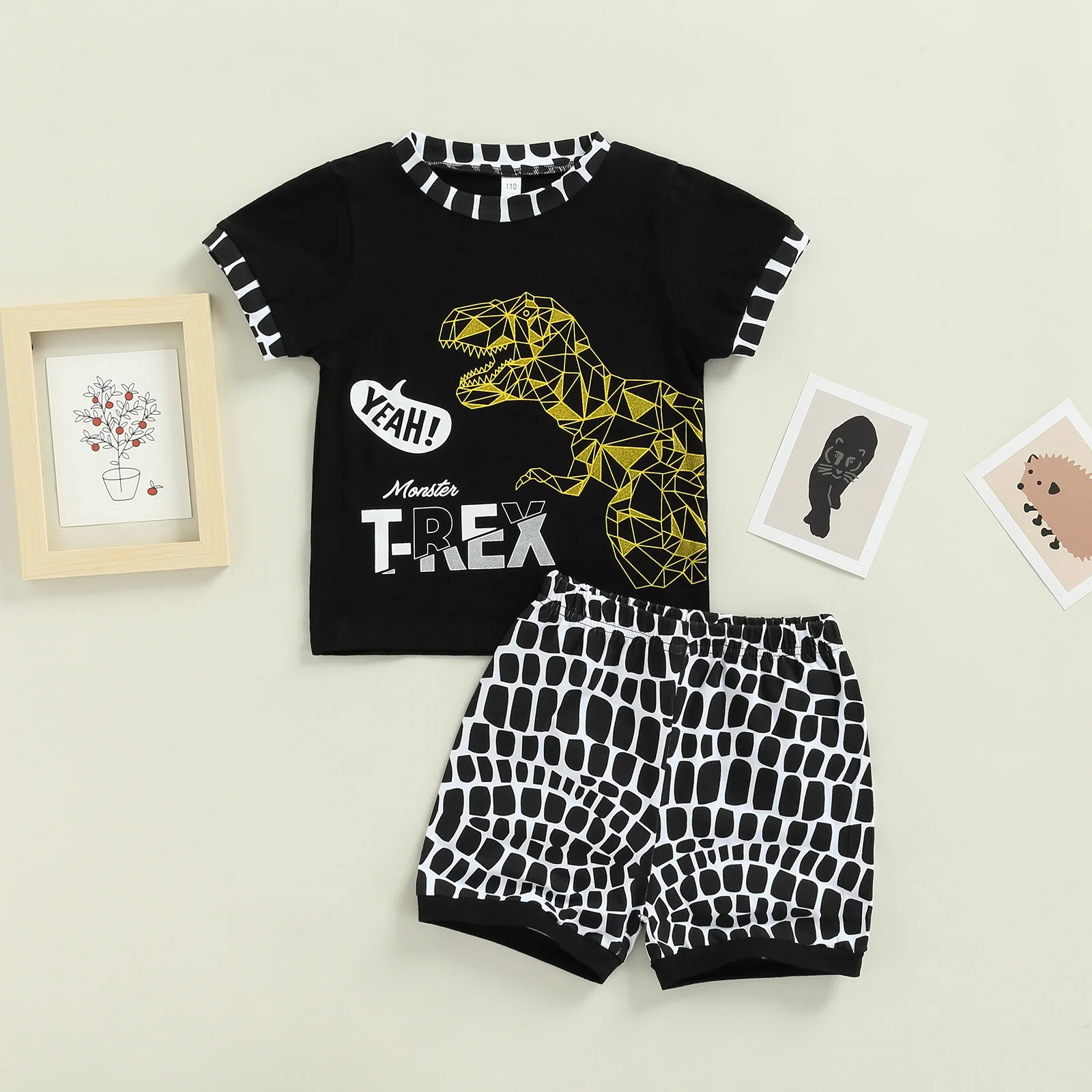 

Футболка с круглым вырезом и коротким рукавом, с принтом динозавров