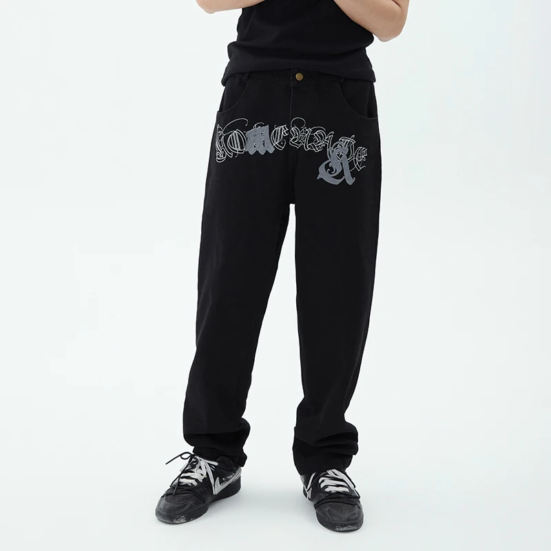 

Джинсы мужские с цветочной вышивкой и надписью спереди, прямые свободные синие джинсы в стиле ретро, в стиле Хай-стрит, в стиле пэчворк