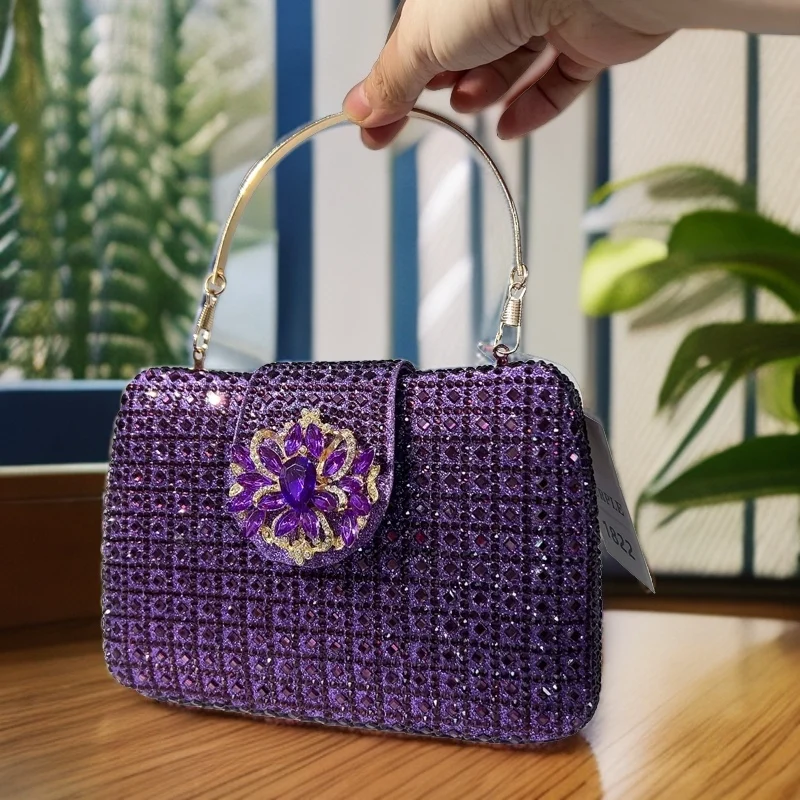 Роскошная женская сумочка с кристаллами и ремешком металлические женские