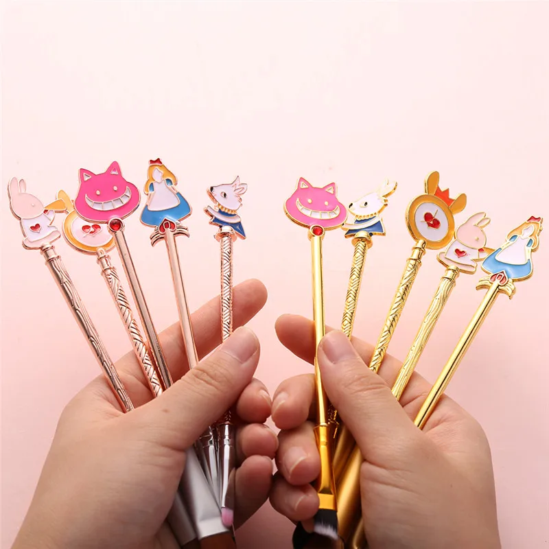 Disney Alice in Wonderland Mad Hatter Makeup Brushes Beauty Tool Cosplay Prop Women Carnival Party Tackle