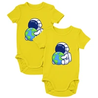 simple cartoon astronaut holding the earth graphic baby onesie trend cute harajuku creative leisure summer newborn romper