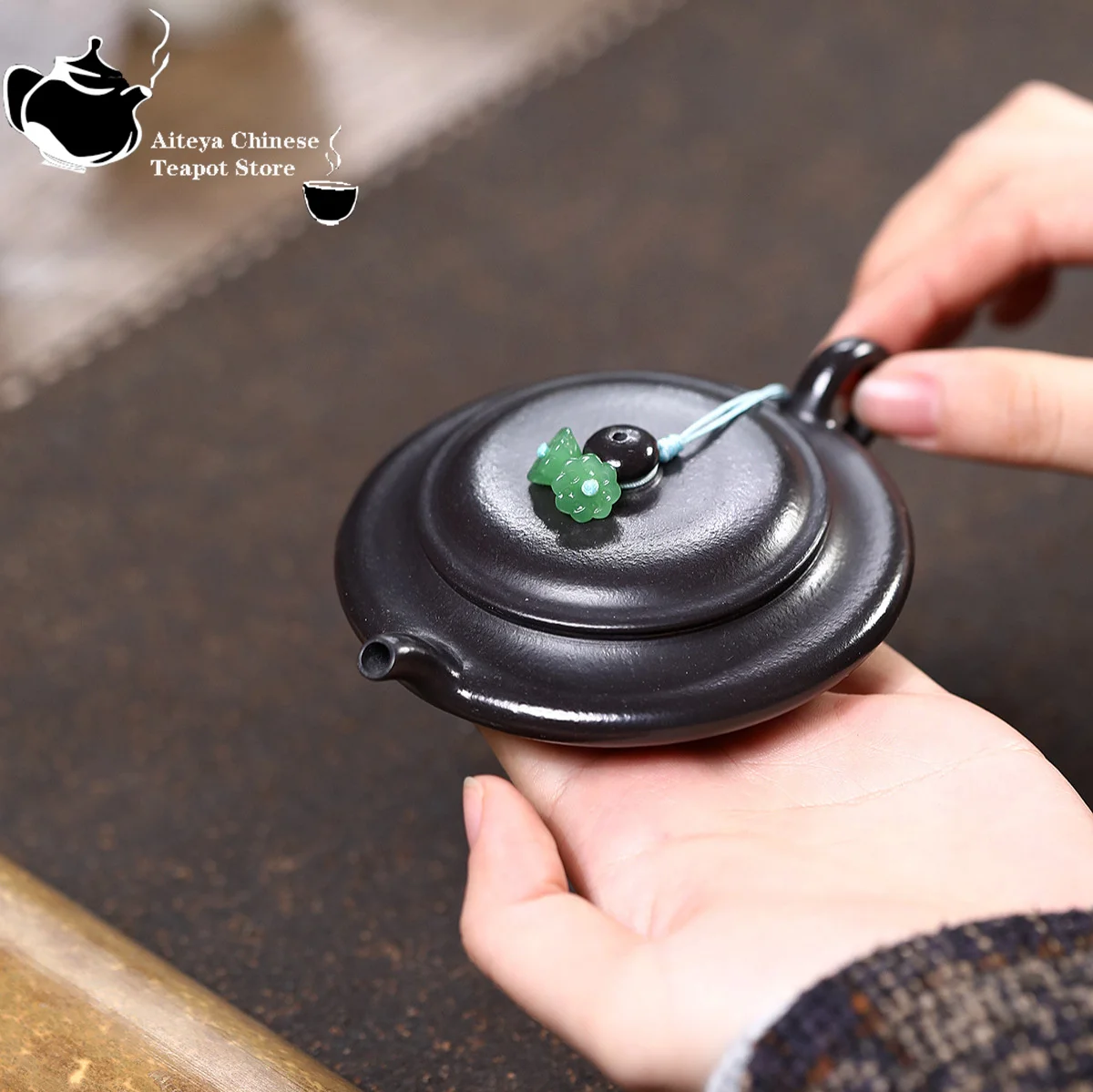 

Чайник Исин из фиолетовой глины, необработанная руда, маленькая угольная печь, красная грязь, покрытая пеплом, очень плоский чайник, китайский чайный сервиз Кунг-фу