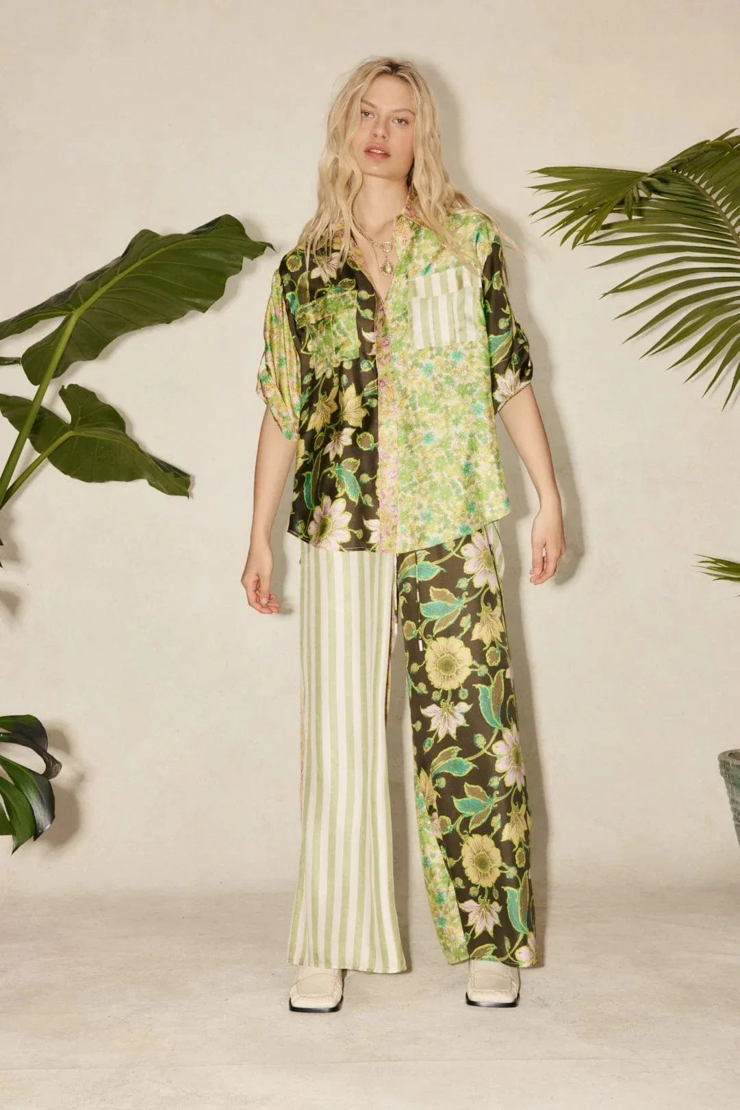 

100% Шелковая однобортная блузка в полоску с цветочным принтом в стиле пэчворк с коротким рукавом или широкие брюки на завязках с эластичной ...