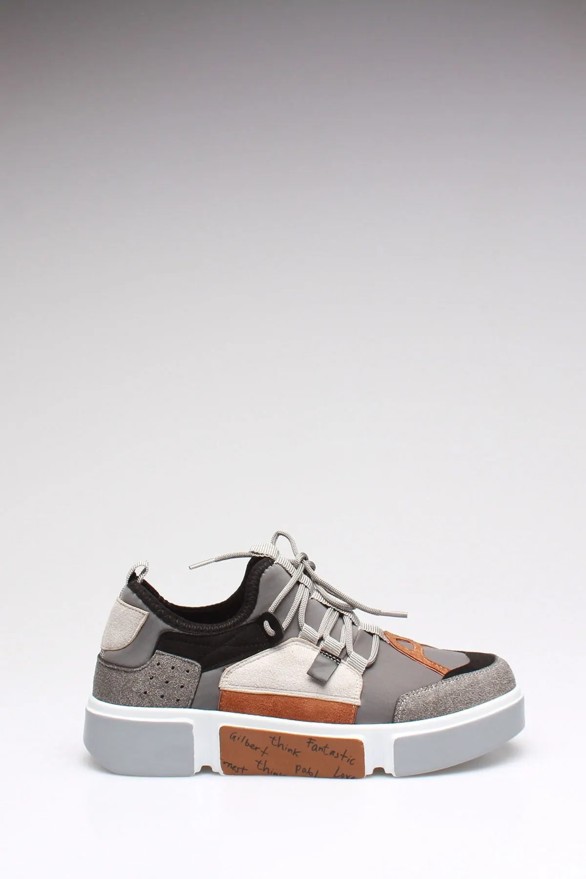 

Fashion Style women's Sports Sneaker Shoes