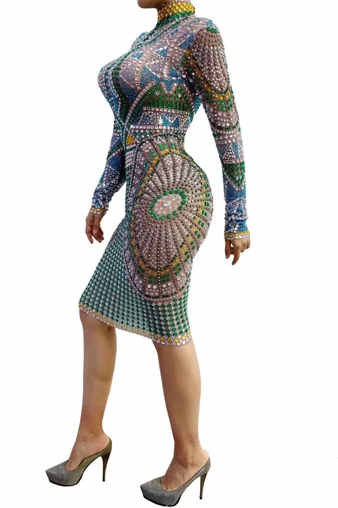 Рисунок 2 - Женский костюм для вечеринки