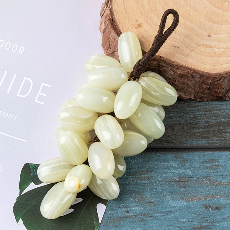 

Natural Crystal Jade Grape Ornament Hangable Pendant Decorations Supplies for Restaurant Bar Wine Cabinet Decorations