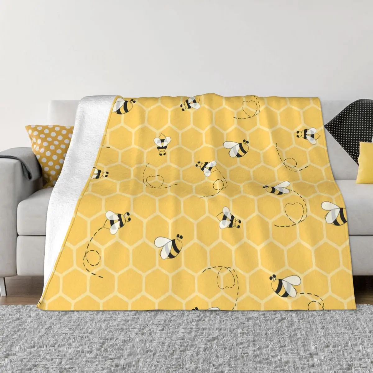 

Honeycomb Animal Bee Blanket Flannel Decoration Portable Home Bedspread
