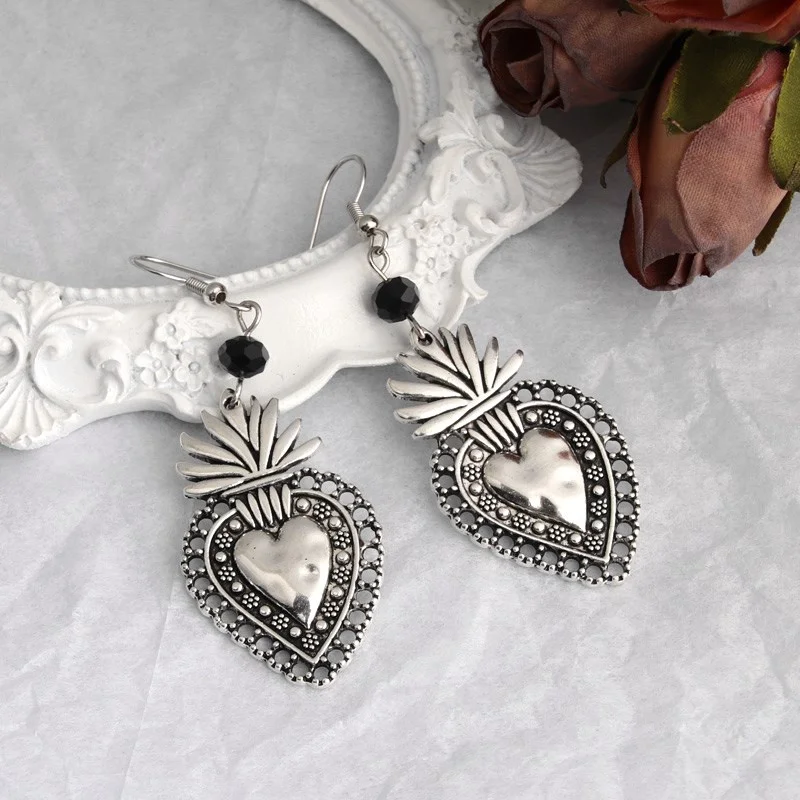 

New 1Pair Dark Gothic Fashion Sacred Heart Pendants Dangle Earrings Traditonal Corazon Eardrop for Women Goth Jewellery Gifts