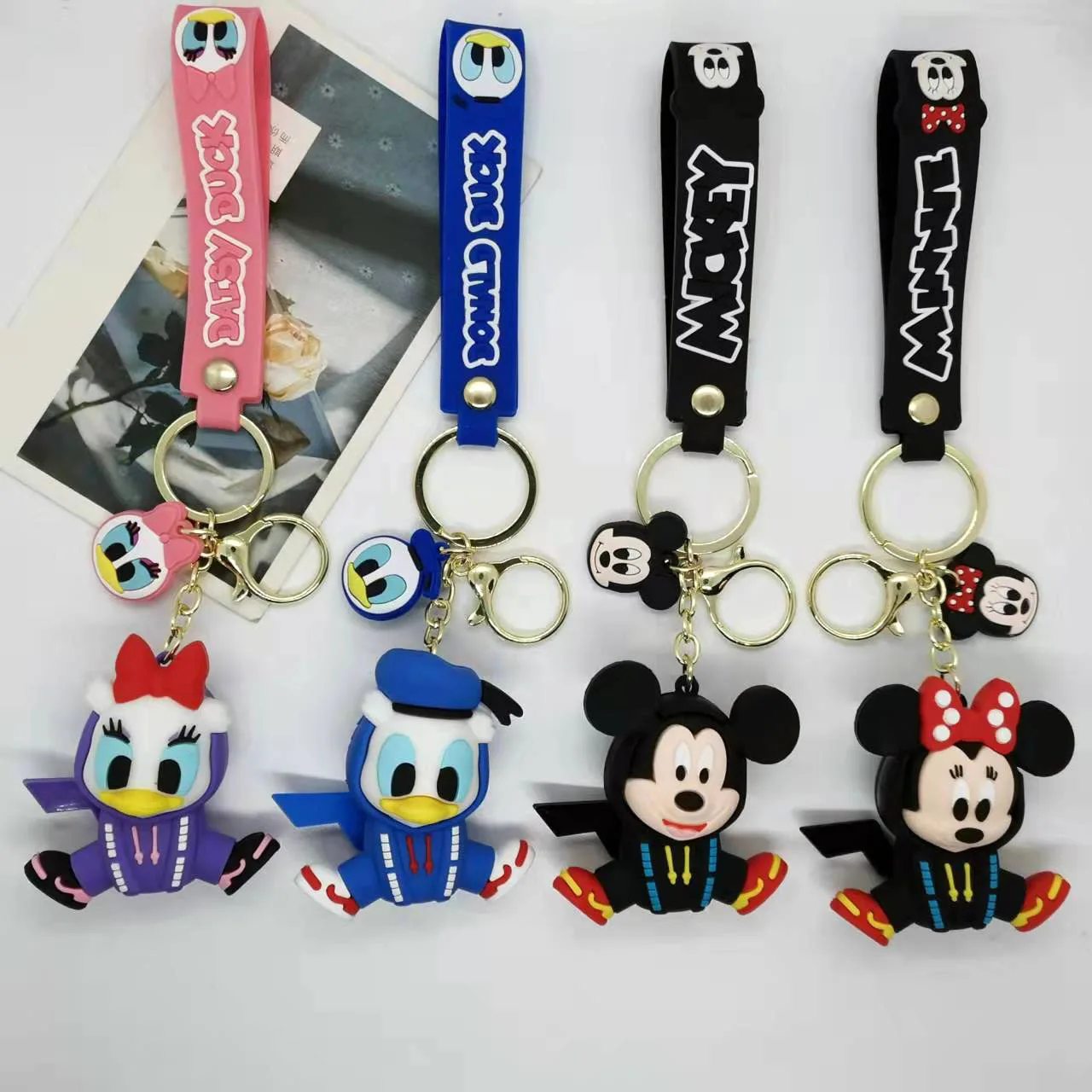 

Disney Donald Duck Daisy Keychain Cute Tigger Mickey Minnie Keyring Fashion Bag Ornament Car Key Chain Kawaii Girl Boy Kids Gift