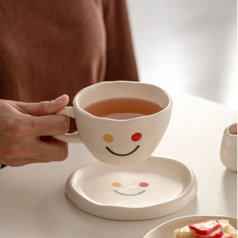 

Lovable 240ml Smiley Face Coffee Cup In Style Kawaii Coffee Cup Set Ceramic Drinking Mug with Saucer Afternoon Tea Cup Set