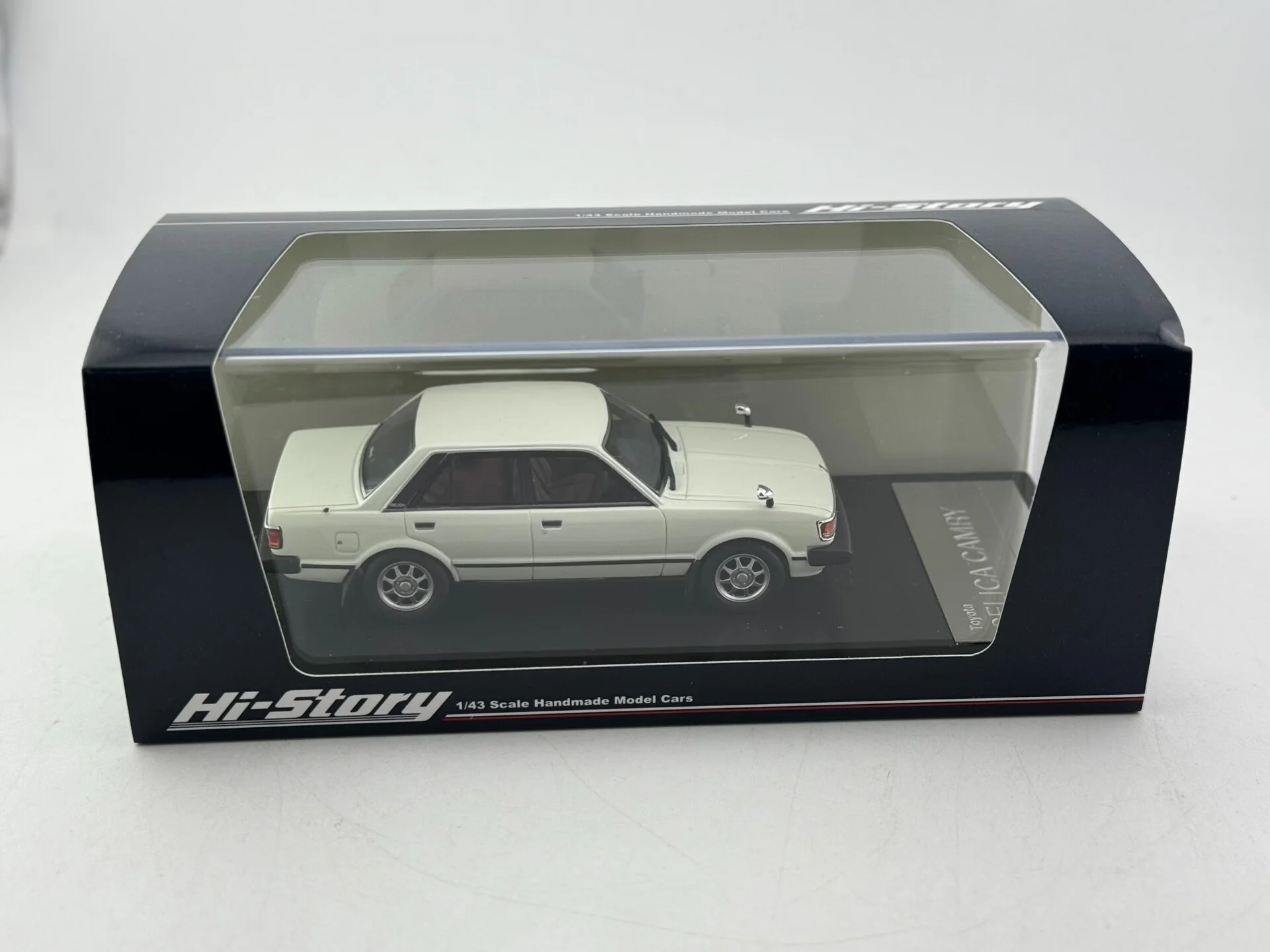 Фото Модель автомобиля Toyota Celica Camry из смолы в масштабе 1/43 с эффектом взрыва окон и повреждений, серия Hi Story №2