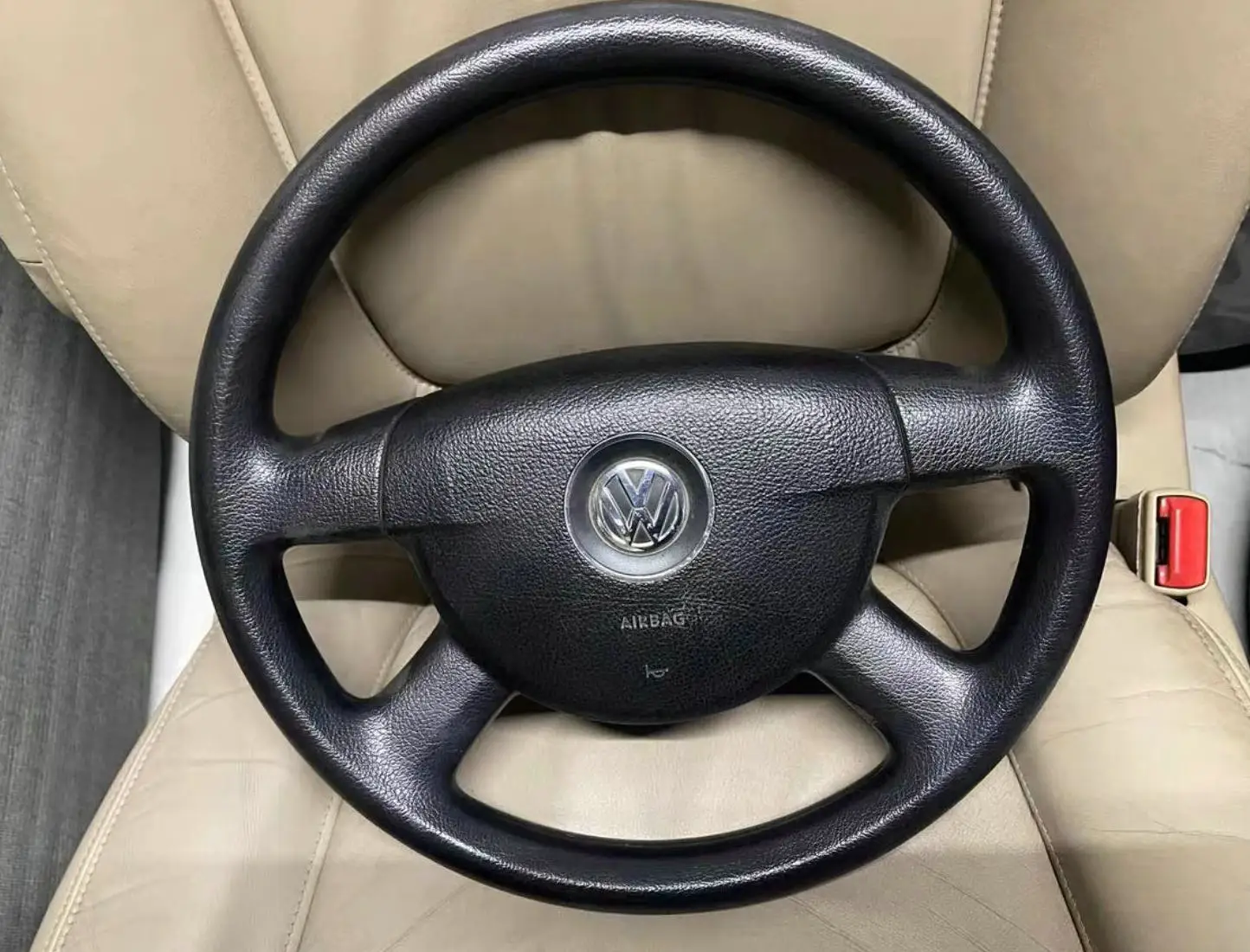 

100% Real Carbon Fiber Car Steering Wheel For VW Volkswagen Passat B6 2006