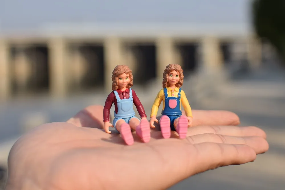 

Miniature mini model two little girl 2pcs/set