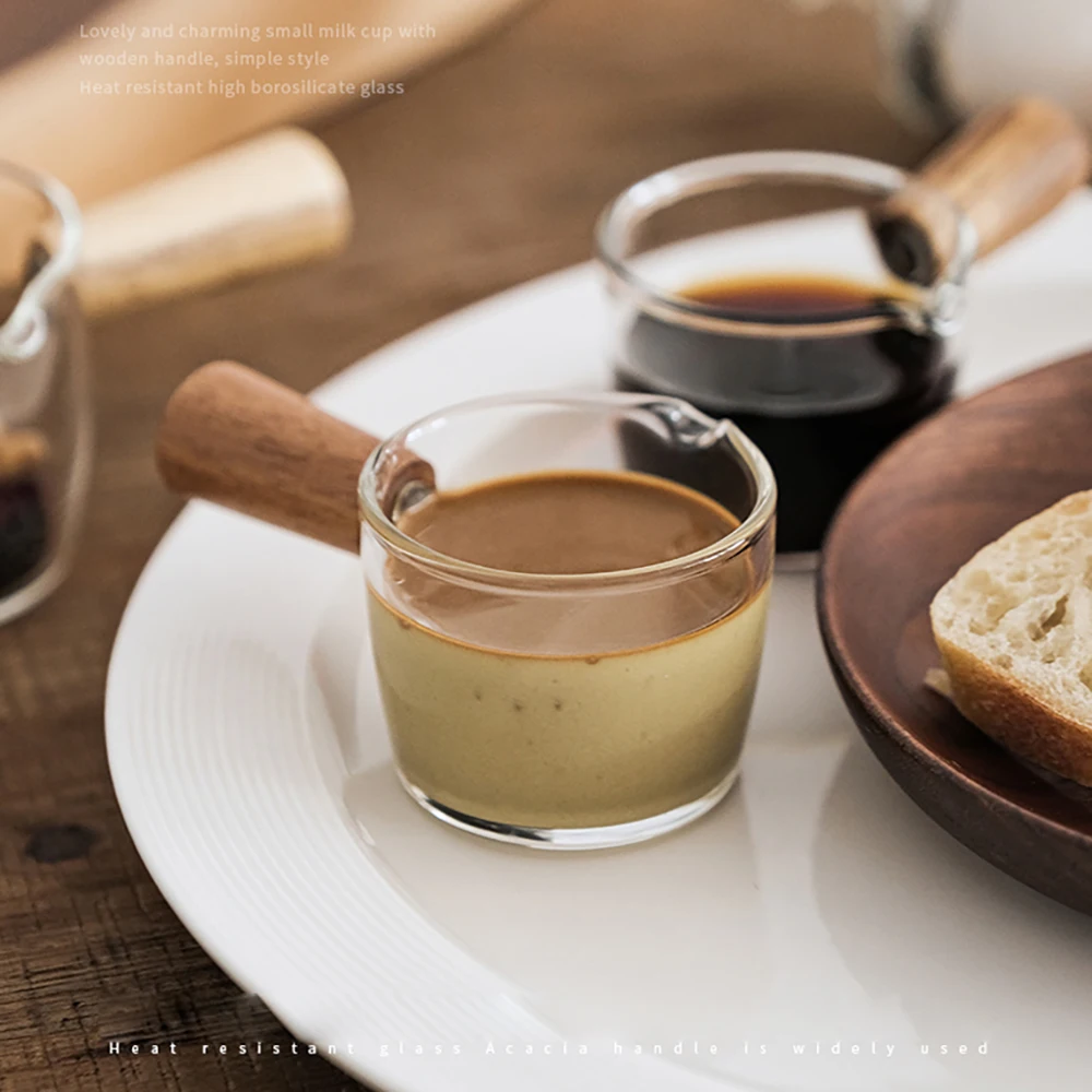 

Mini Glass Milk Jug Wood Handle Kitchen Heat Resistant Coffee Syrup Sauce Scale Measuring Cup Espresso Multi-Functional Pitcher