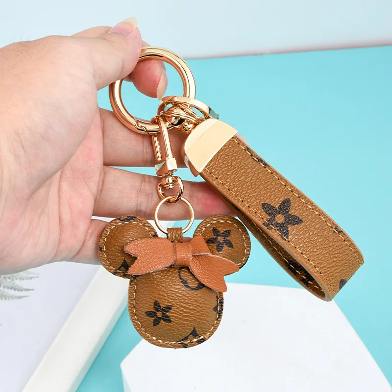 

2022 New Cute Cartoon Mickey Head Key Chain Leather Bag Key Pendant Euro American Car Key Chain