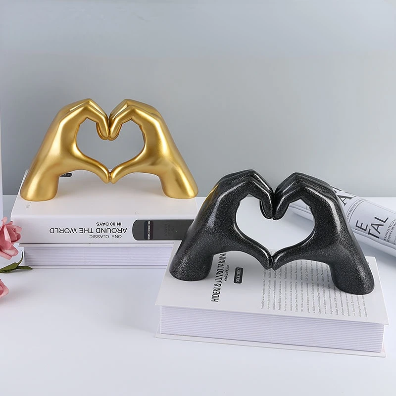 

Modern Love Gesture Ornament Resin Crafts Family Living Room Bedroom Desktop Decoration Bixin Couple Birthday Gift Lucky Objects
