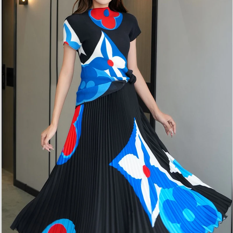 Летний женский элегантный костюм из двух предметов черный топ с коротким рукавом