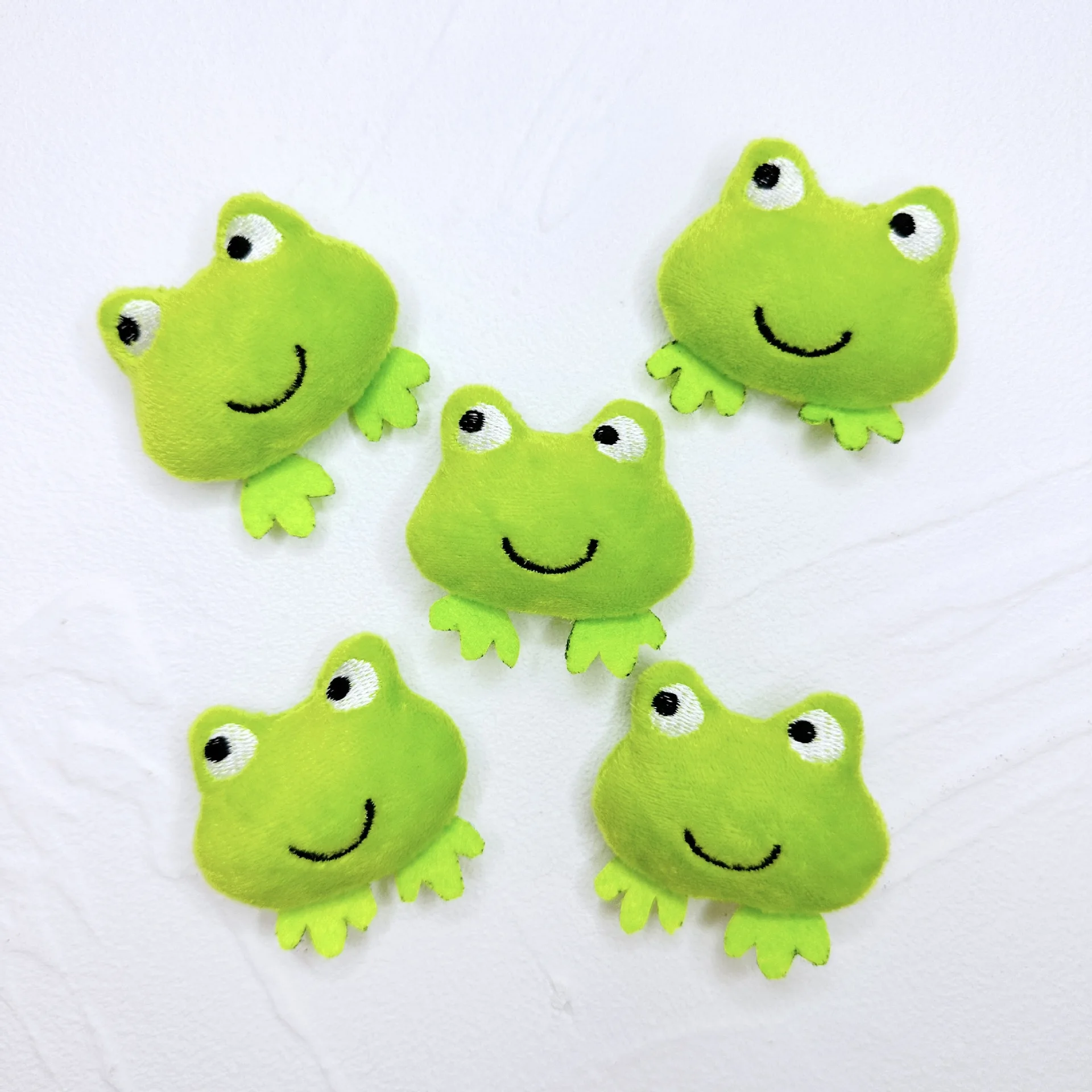 

Игрушечные лягушки для кошек