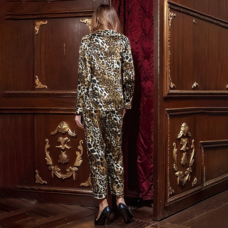 Пижамный комплект Winsleter женский из натурального шелка элегантный Леопардовый