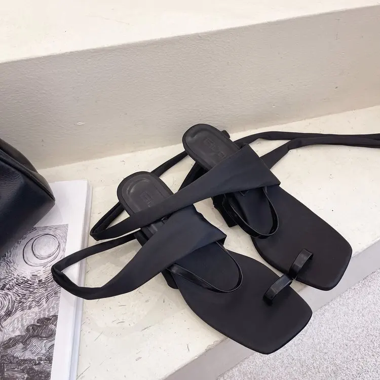 

Сандалии женские на высоком квадратном каблуке, с ремешком на щиколотке