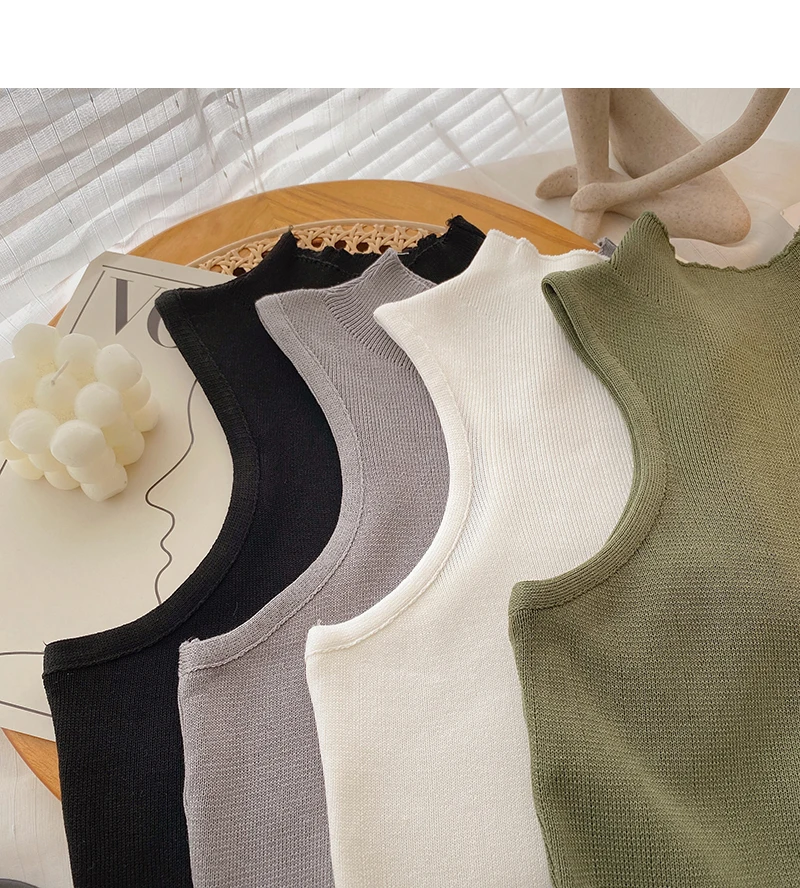 Женская Трикотажная майка с открытыми плечами однотонная |