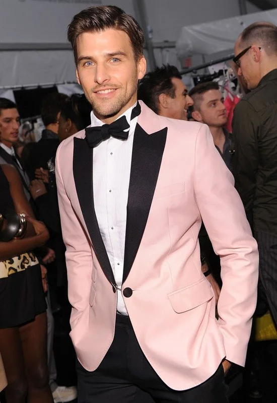 

New Fashion Pink 2 Pieces Mens Suits (Jacket+Pants) Peak Lapel Best Men Suits Custom Wedding Suit for Men Groom Tuxedos 2022