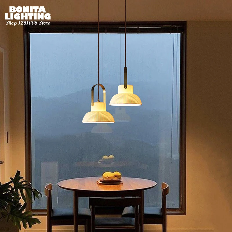 Скандинавская атмосферная осветительная арматура белая керамическая полосатая