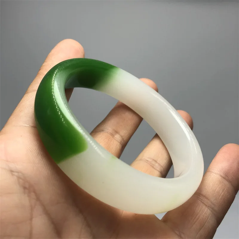 Нефритовый кварцитовый браслет зеленый женский