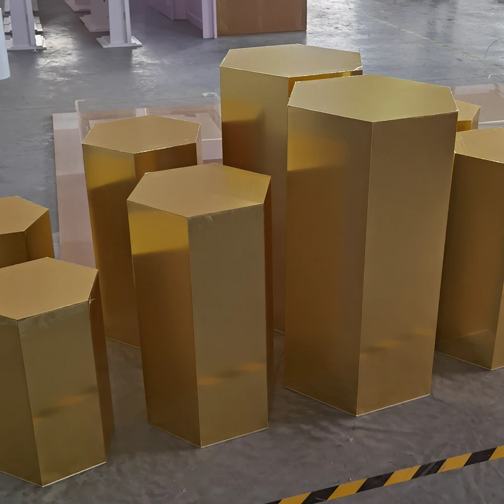 

Mirror Effect Cake Display Pedestal Gold Hexagon Plinth For Wedding Events Decor