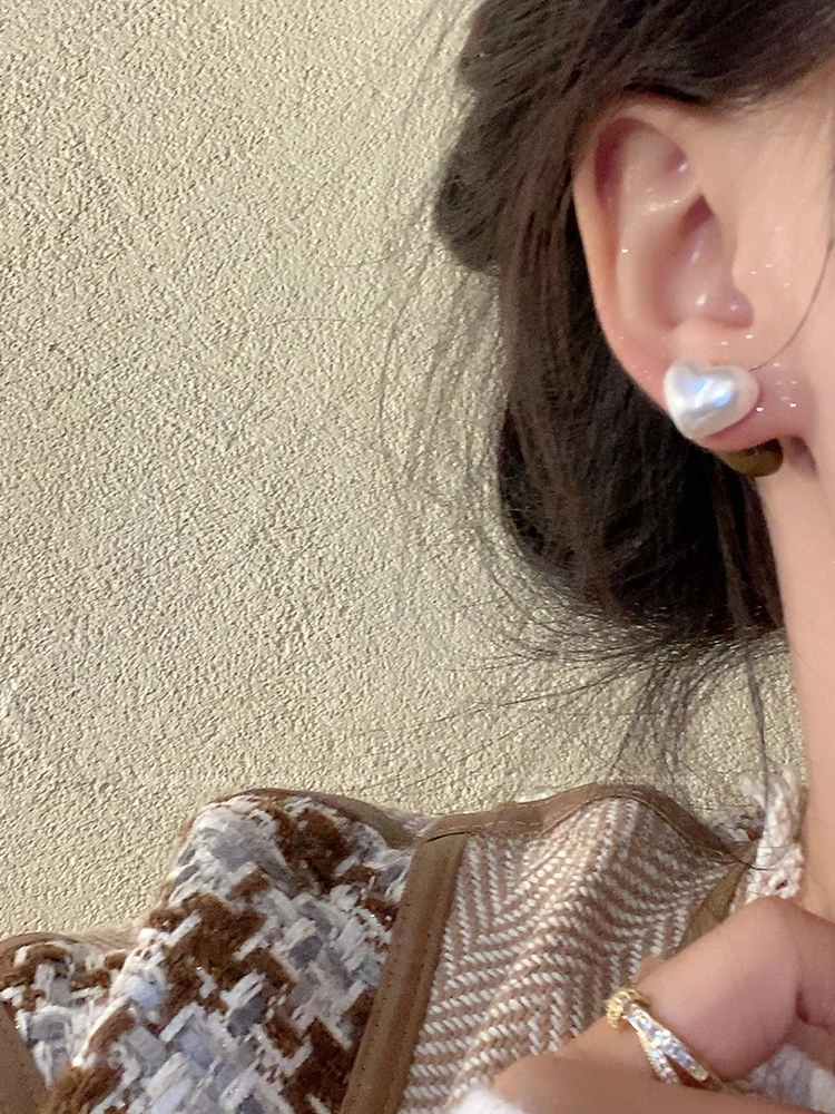 Little Sweet Girl in the World ~ Simple Double-sided Lovely Pearl Stud Earrings New 2024 Popular Ins ...