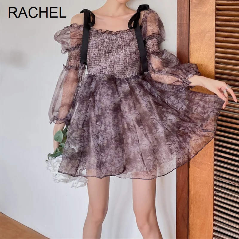 

Женское платье с длинным рукавом и поясом