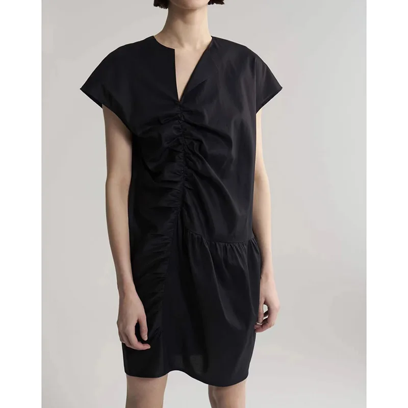 

Женское асимметричное платье-рубашка с V-образным вырезом