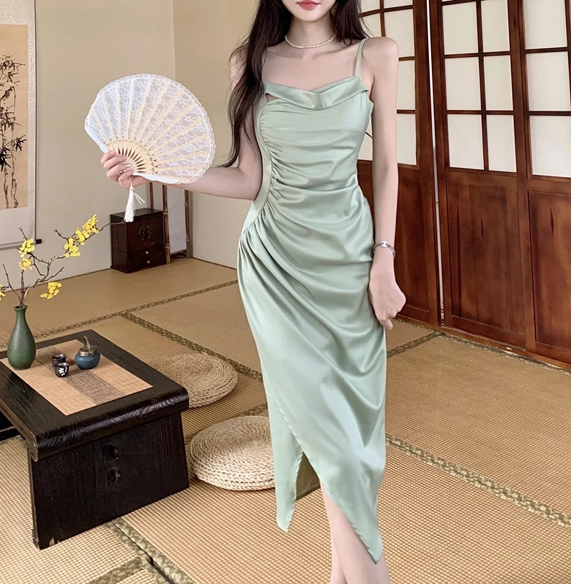 

Green Satin French Retro Tube Top Suspender Dress Women Waist Is Thin Irregular Slit Temperament Party Long Skirt