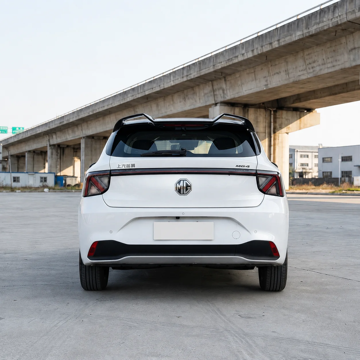 Фото Для MG4 EV Urban 2026+ Хэтчбек: Задний спойлер на крышу, спортивный стиль, ABS, глянцевый черный, тюнинг, внешние аксессуары для повышения производительности №2