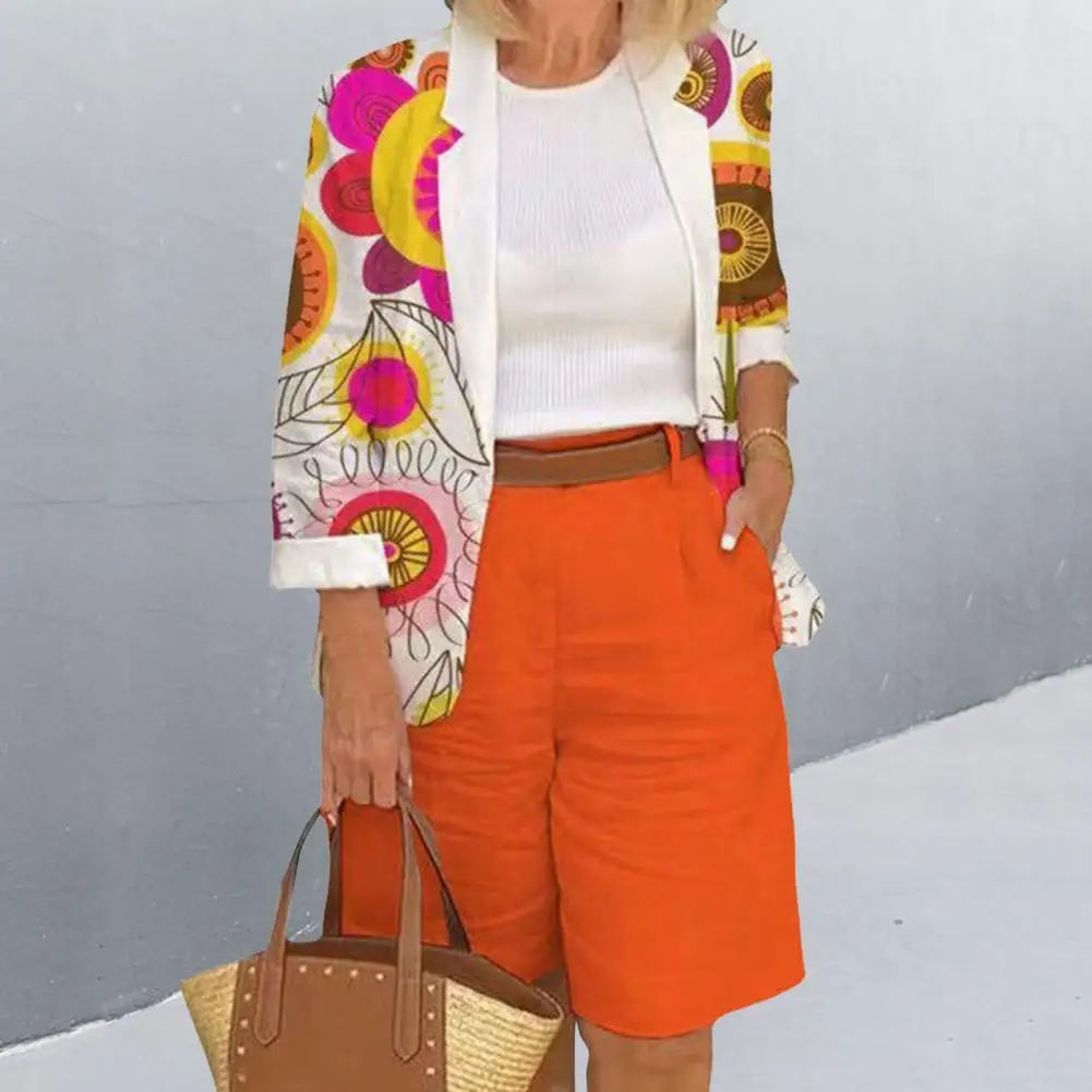 

Женский комплект из жакета и шорт, с принтом и карманами