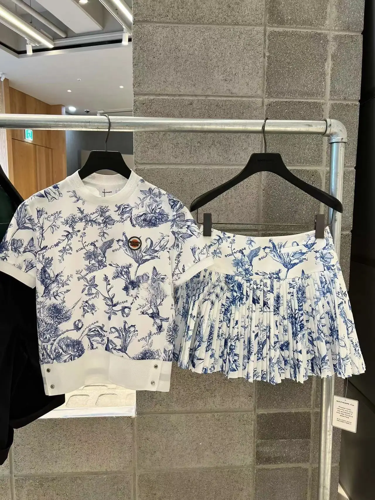 SouthCape Golf Women's Clonthing Set 2023 NEW Summer Sports Fashion short  Pleated Skirt Outdoor Breathable T-shirt Top