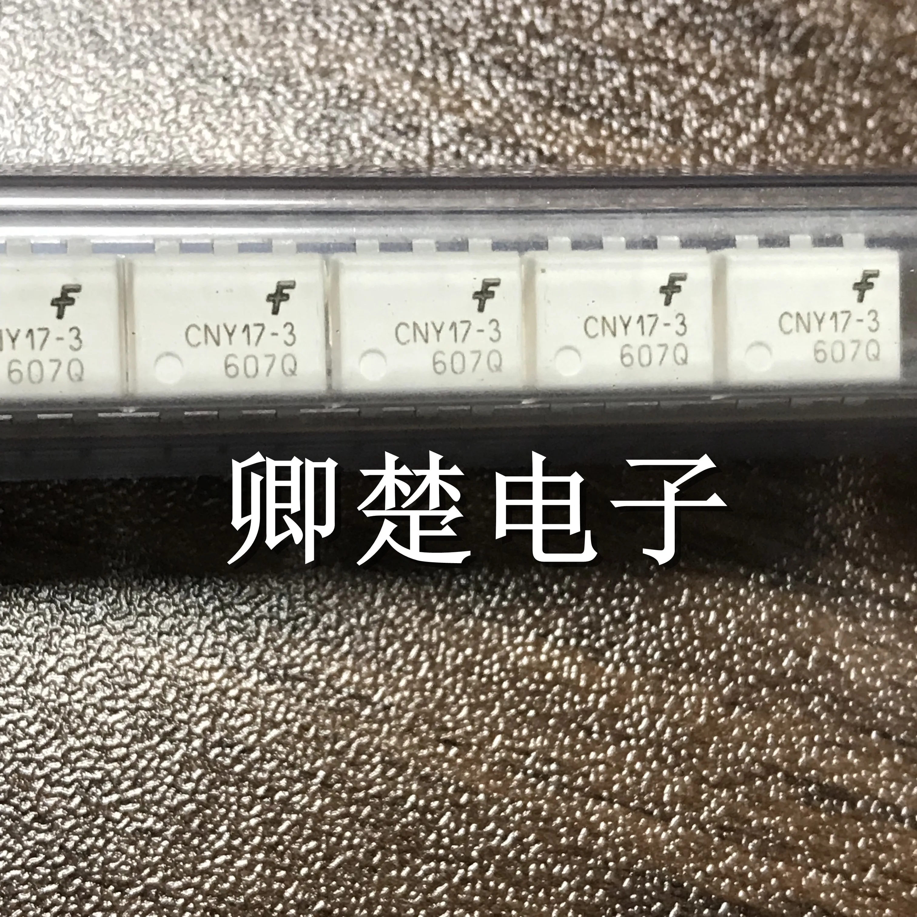 

30pcs original new CNY17-3 DIP optocoupler 5000V 0.3mA