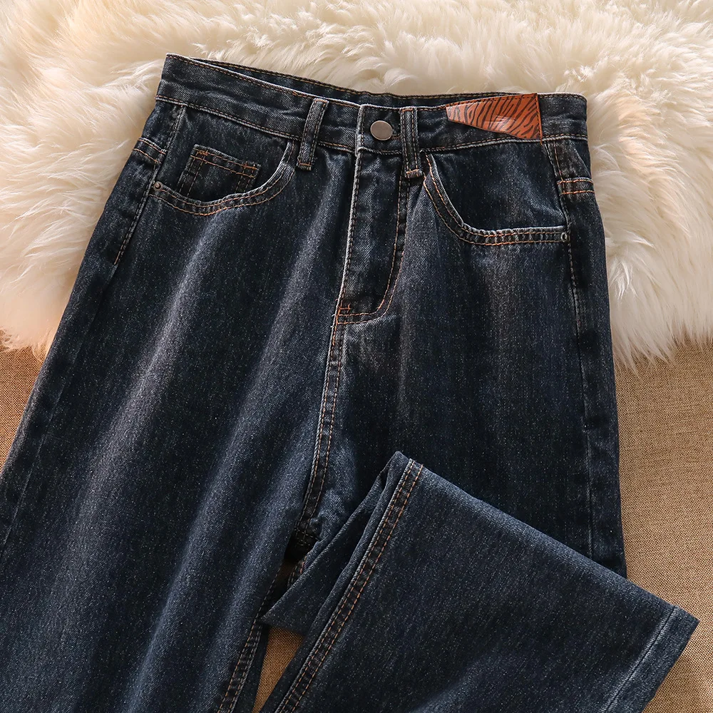 Рисунок 6 - Женские прямые широкие брюки Y2k