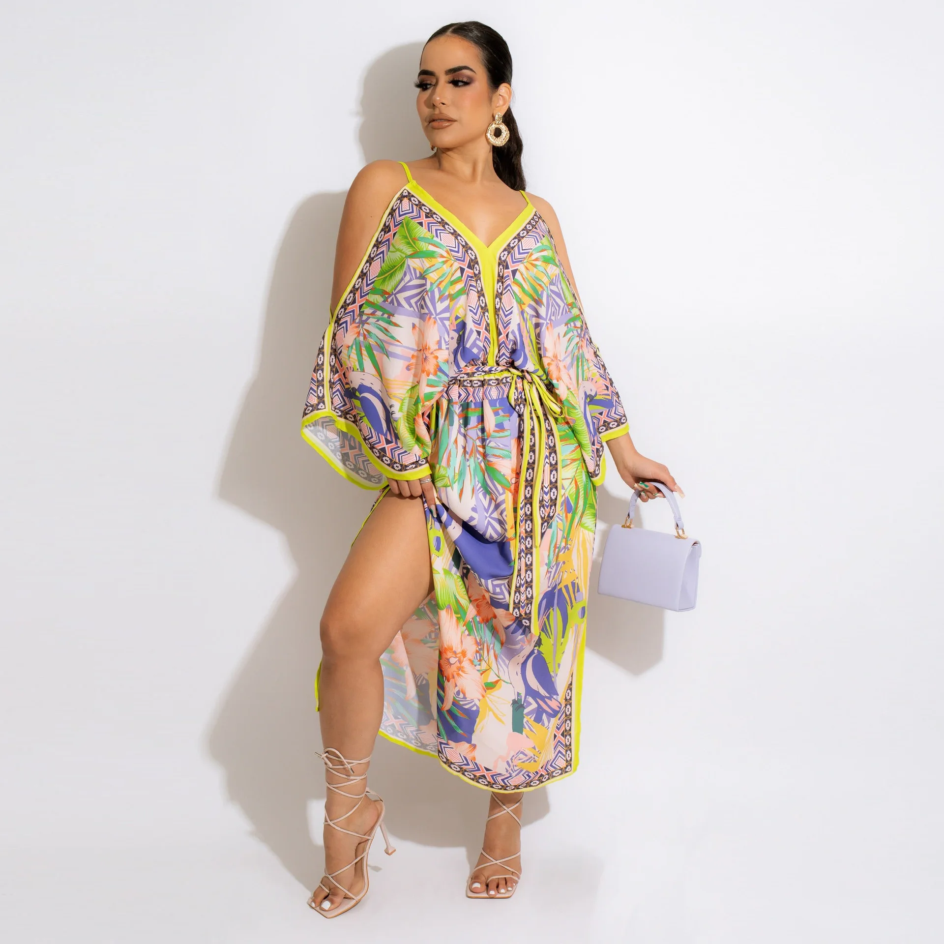 

Женское длинное пляжное платье макси на бретелях-спагетти с рукавом «летучая мышь»