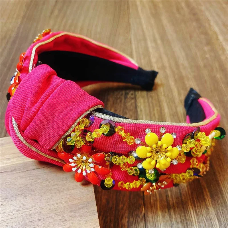 Женская повязка на голову с камнями