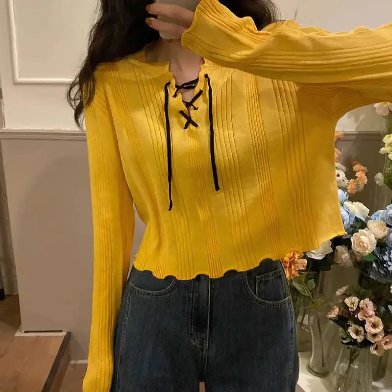 Spring 2024 Fresh Style Wood Ear Short Slim Fit Knitted Top Thin Long Sleeve Banded Women's Pullover Crew Neck Shortened Knitwea
