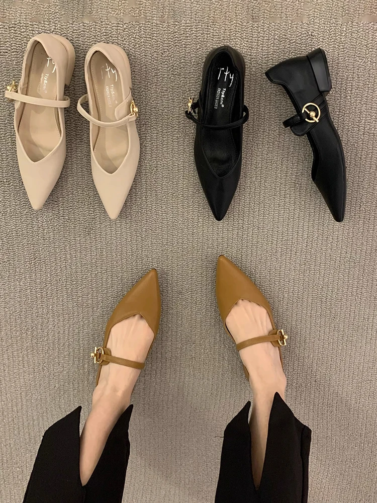 

Женские кроссовки с острым носком, на низком каблуке